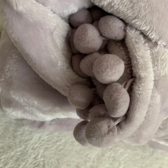 Gift Bundle: Plush Poncho, Prayer Box, Journal... - Picture 13 of 13